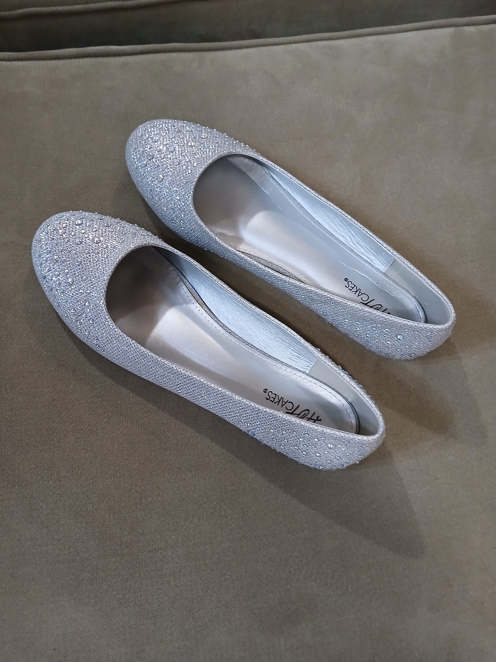 Hot Cakes Silver Crystal-Embellished Ballet Flats